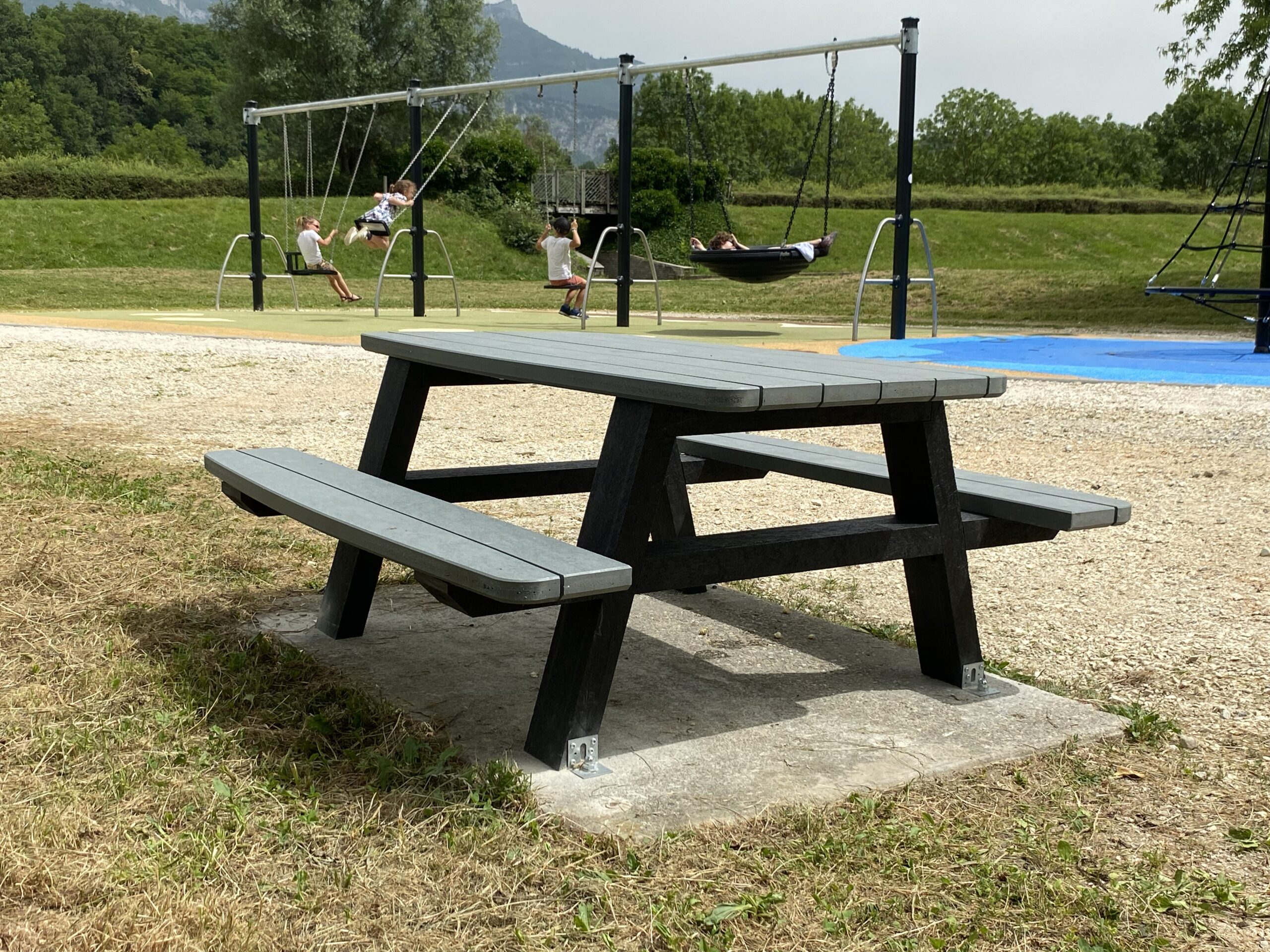 Table de pique-nique élémentaire CURVE - CUR-TPN-01-T4 – Image 2