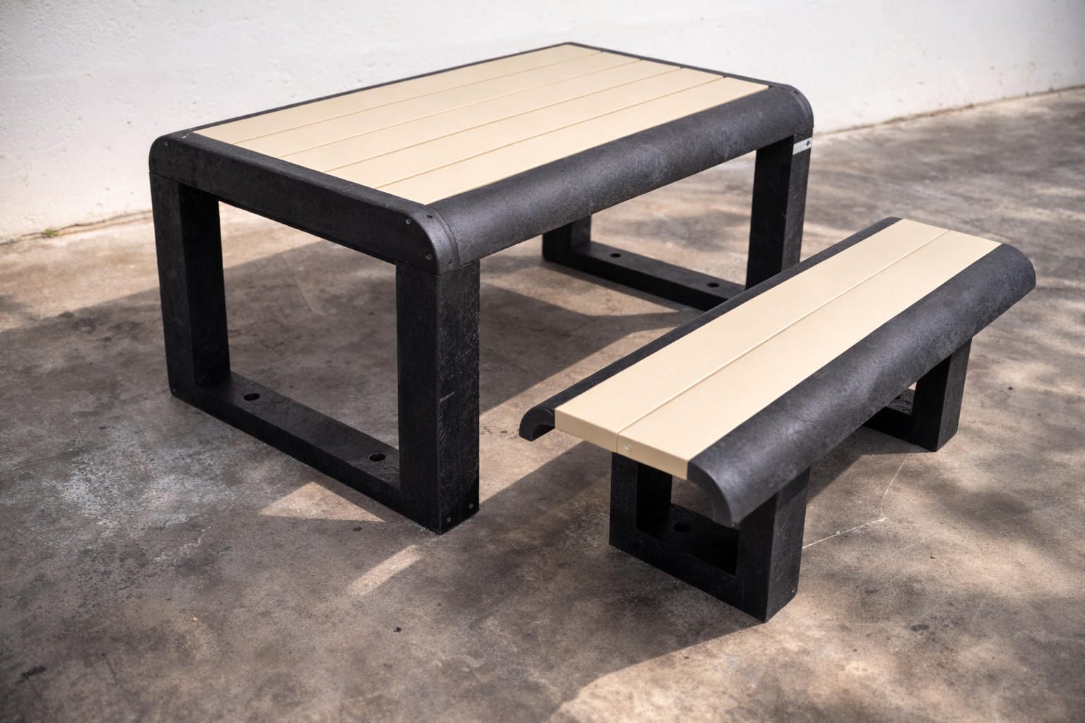 Ensemble table et banquettes Maternelle OSAKAN - OSA-ENS-01-T2 – Image 4